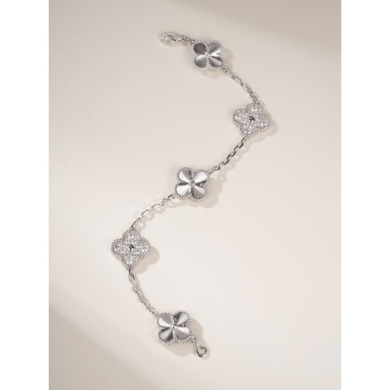Four-leaf clover silver spacer silver diamond five-flower bracelet