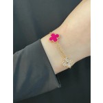 Four-leaf clover, rose red, interspersed with gold diamonds, five-flower bracelet.