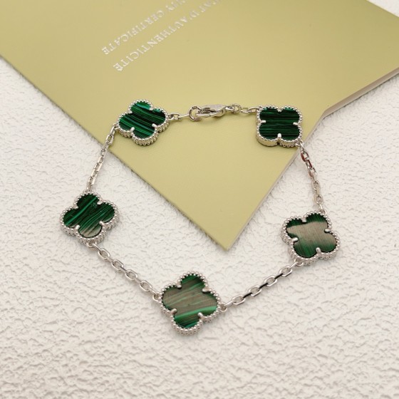 Four-leaf clover green and silver bracelet