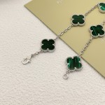 Four-leaf clover green and silver bracelet