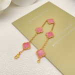 Four-leaf clover pink mother-of-pearl and gold bracelet