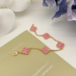 Four-leaf clover pink mother-of-pearl and gold bracelet