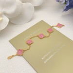 Four-leaf clover pink mother-of-pearl and gold bracelet