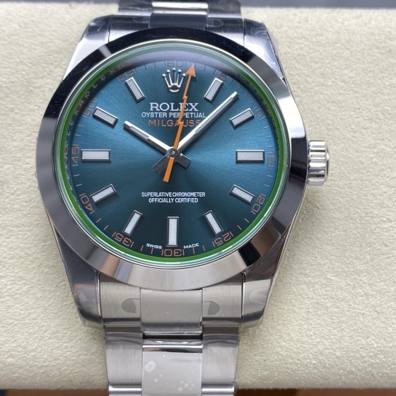 Geomagnetic series men's watch, blue dial, silver bezel, 40mm, silver Oyster bracelet.