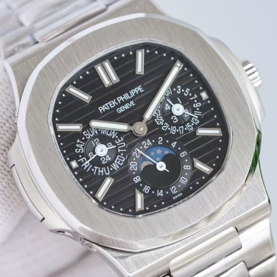 Patek Philippe 5740/1G-001, 40mm dial