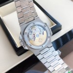 Patek Philippe Nautilus 5711, white dial, 40mm diameter, 8.8mm thickness.