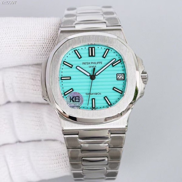 Patek Philippe Elegant Sports Series: 40mm dial, 8.6mm thickness.