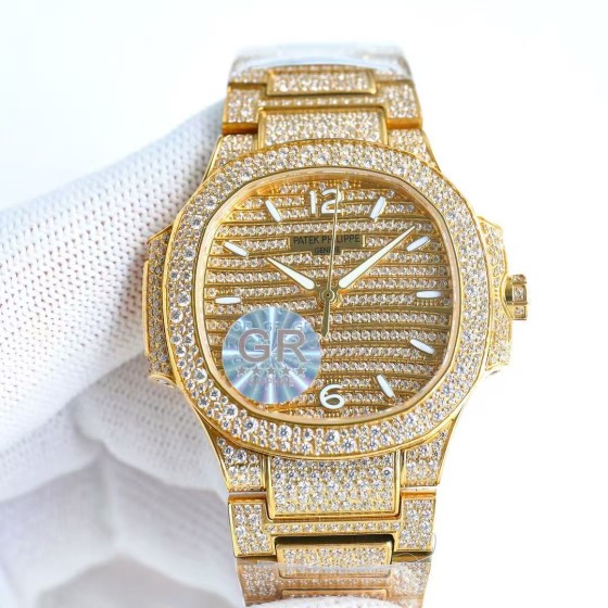 Patek Philippe Ladies' Nautilus 7118 (R69) – Full-Diamond Limited Edition