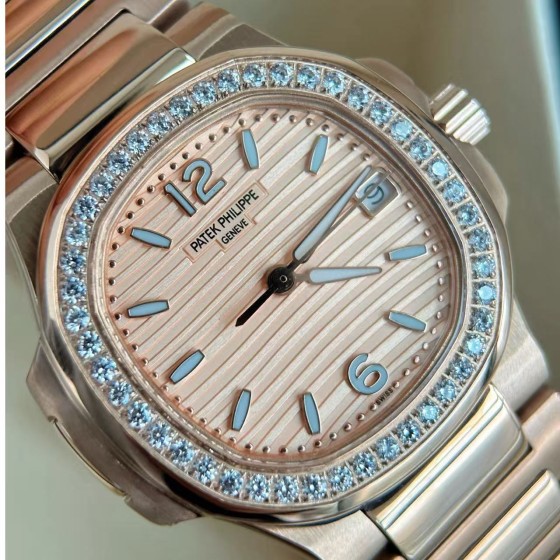 Patek Philippe's most beautiful Nautilus: Ultra-thin quartz ladies' watch, 36mm.
