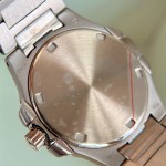 Patek Philippe's most beautiful Nautilus: Ultra-thin quartz ladies' watch, 36mm.