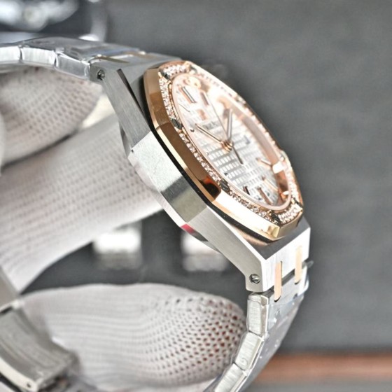 Women's Audemars Piguet Royal Oak 34mm