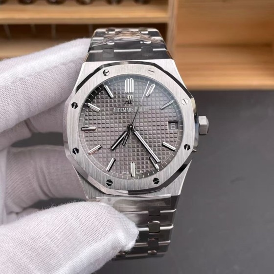 Audemars Piguet Royal Oak 15500, Grey Dial, 41mm